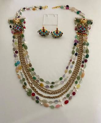 The multi-gem kundan necklace & earring sets 1