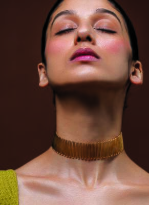 Gold plated meadow choker necklace 2