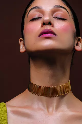 Gold plated meadow choker necklace