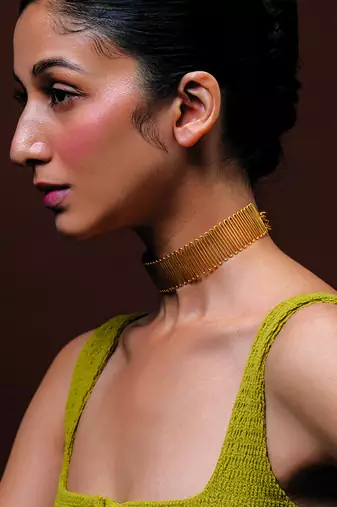 Gold plated meadow choker necklace