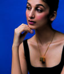 Gold  cubical pendant neckchain