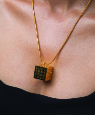 Gold  cubical pendant neckchain 3