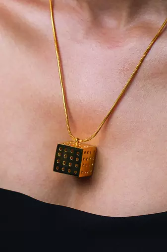 Gold  cubical pendant neckchain