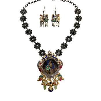 The peacock portrait necklace & earring set 2