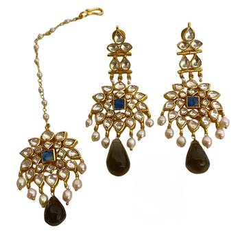 The lumina kundan tika earring set 1