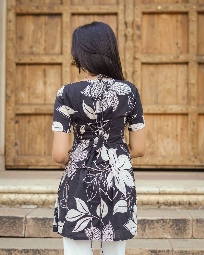 Black & White Digital Print Cotton Short Kurti