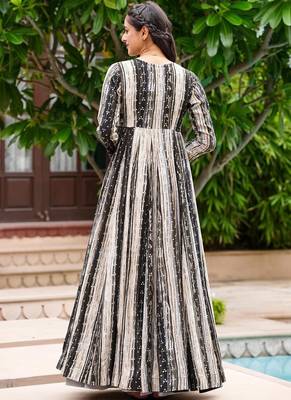 Light grey digital print faux georgette sharara suit set with crop top & shrug stitched 2