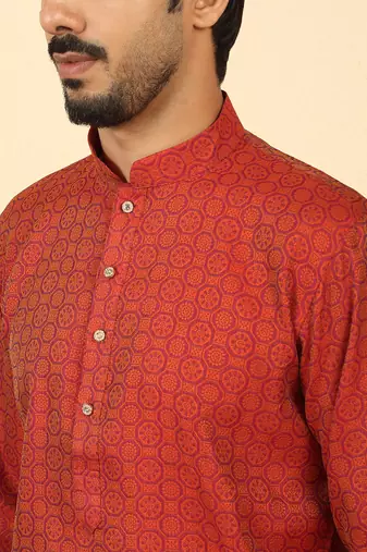 Silk blend jacquard geometric maroon kurta with beige elastic dhoti