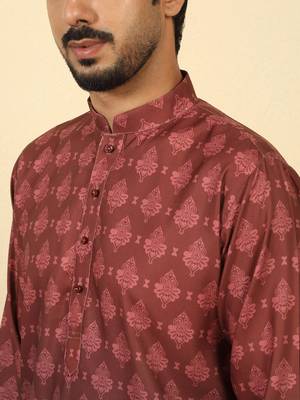 Ombre printed mandarin collar straight maroon kurta with pyjamas 2