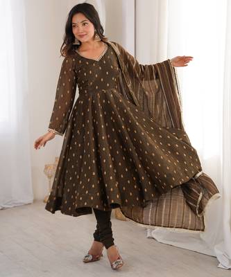 Brown crunchy silk blend gown set with jacquard chanderi dupatta 2