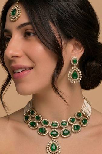 Emerald gold layered necklace set