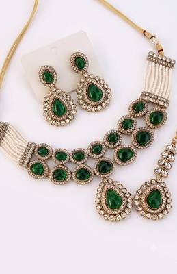 Emerald gold layered necklace set 3