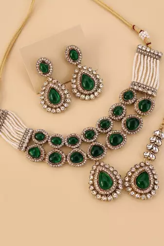 Emerald gold layered necklace set