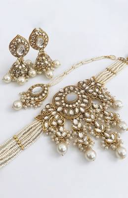 Ivory gold kundan bridal set 3
