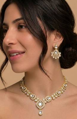 Regal kundan teardrop jewelry set 2