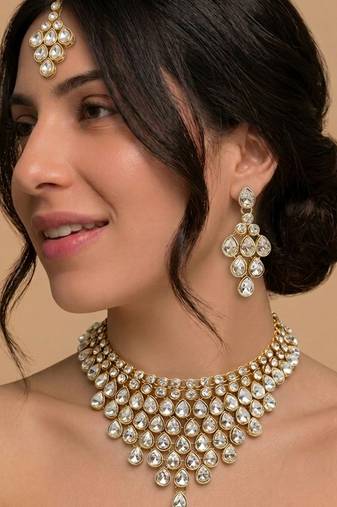 Gold crystal bridal maang tikka, necklace & earring set