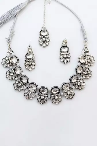Silver bridal maang tikka & necklace set