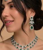Emerald gold bridal matha patti set