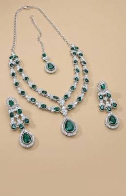 Emerald gold bridal matha patti set 4