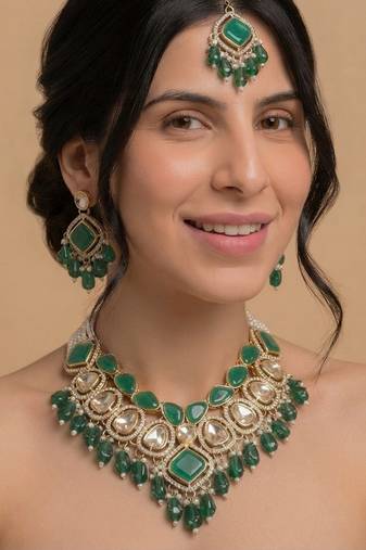 Emerald gold bridal matha patti se