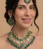 Emerald gold bridal matha patti se