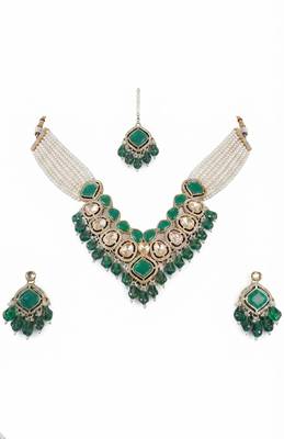 Emerald gold bridal matha patti se 3
