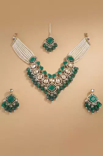 Emerald gold bridal matha patti se
