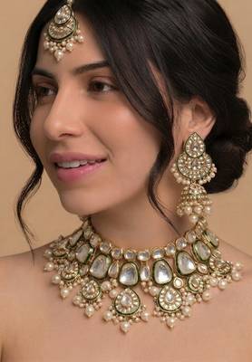 Hiva maang tikka & pearl bridal set 1