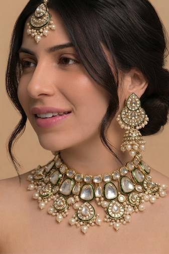 Hiva maang tikka & pearl bridal set