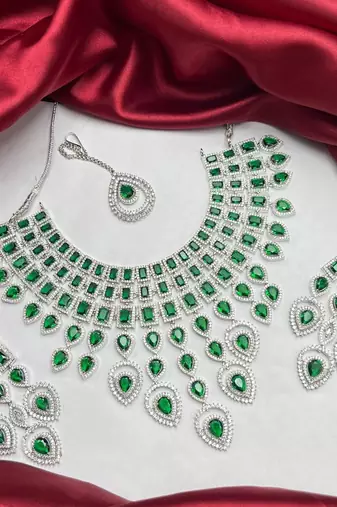 Emerald Green CZ Indian Bridal Jewelry Set: Choker Necklace, Earrings, Tikka