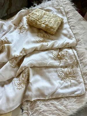 Off white vichitra silk blend designer embroidery saree with unstitched blouse 4