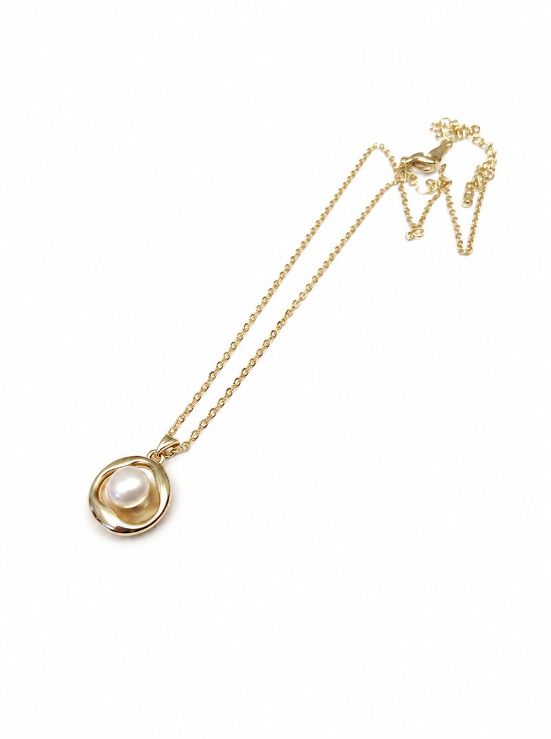 Gold-tone pearl pendant necklace with round swirl setting
