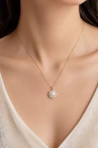 Pearl pendant necklace with crystal halo, gold-tone chain