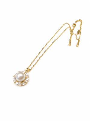 Pearl pendant necklace with crystal halo, gold-tone chain 3