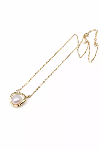 Pearl pendant necklace with gold-tone heart frame and crystal