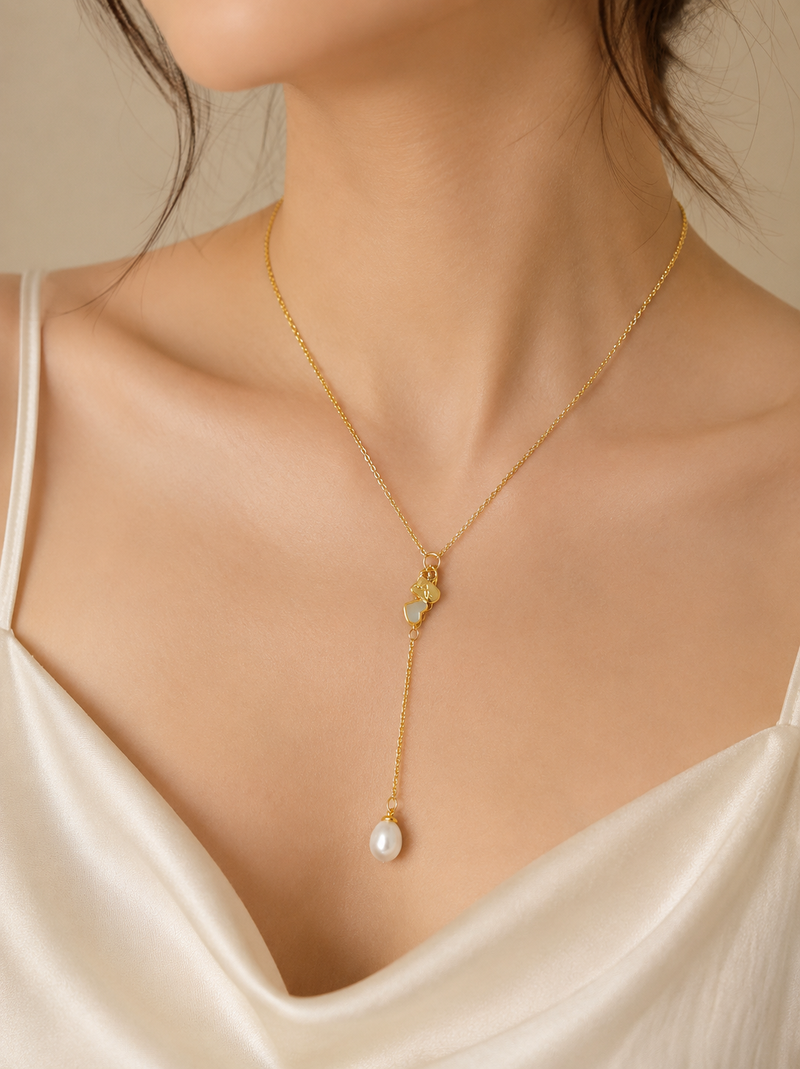 Gold-plated lariat necklace with freshwater pearl pendant