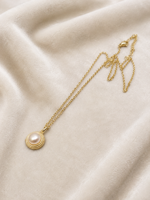 Pearl pendant necklace with gold-tone milgrain bezel setting 1