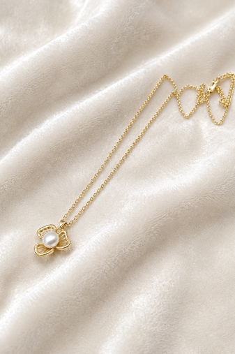 Pearl flower pendant necklace with gold-tone chain