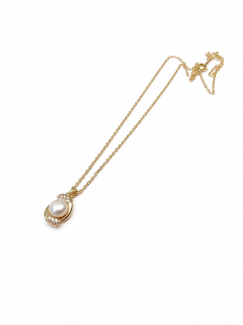 Pearl pendant necklace with crystal accents, gold-tone chain