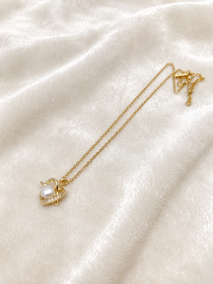 Pearl heart pendant necklace with crystal accents, gold-tone 1