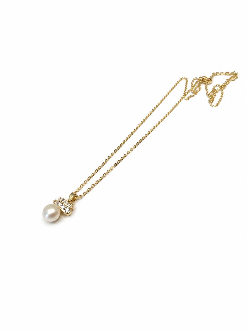 Pearl pendant necklace with crystal accent, gold-tone chain