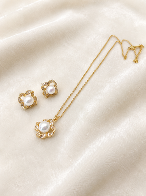 Pearl & crystal flower pendant necklace and stud earrings set 1