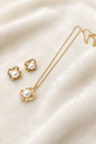 Pearl & crystal flower pendant necklace and stud earrings set