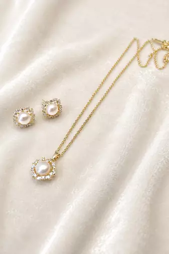 Pearl and crystal halo pendant necklace and stud earrings set