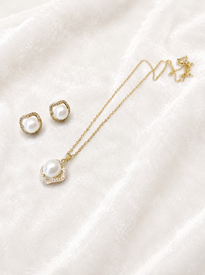 Pearl pendant necklace and stud earrings jewellery set 1