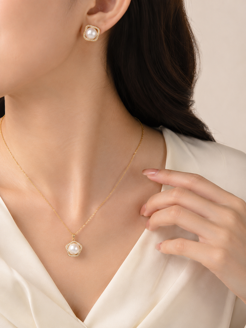 Pearl pendant necklace and stud earrings jewellery set