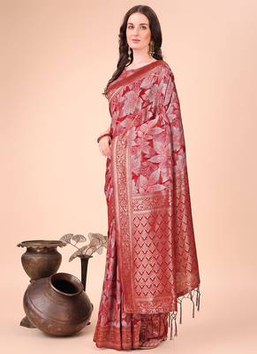 Red floral print cotton silk blend saree with zari pallu 3