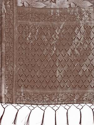 Brown floral print cotton silk blend saree with zari pallu 4