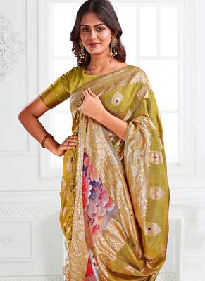 Mustard woven linen silk blend saree with floral print pallu 4