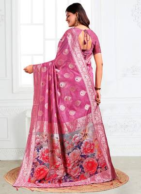 Onion pink woven linen silk blend saree with floral print pallu 2